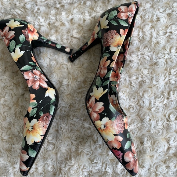 Sold!Nine west floral Heels pumps - Picture 9 of 11